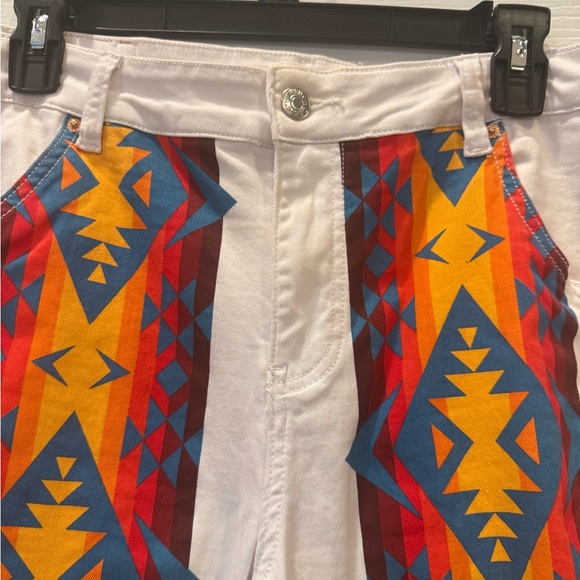 Ranch Dress'n White Flare Jeans with Multicolor Aztec Accent - Picture 4 of 7
